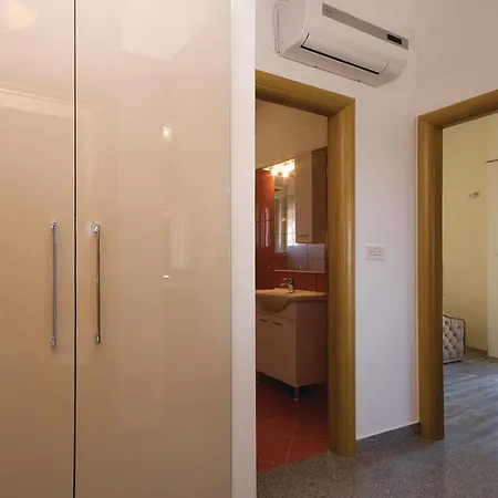 Appartement Lovely In With House Sea View