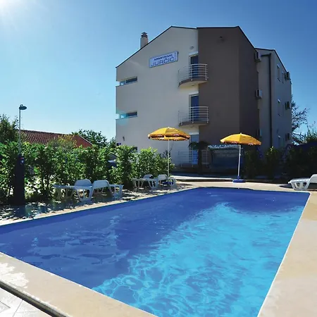 Apartment Gorgeous In With House Sea View *